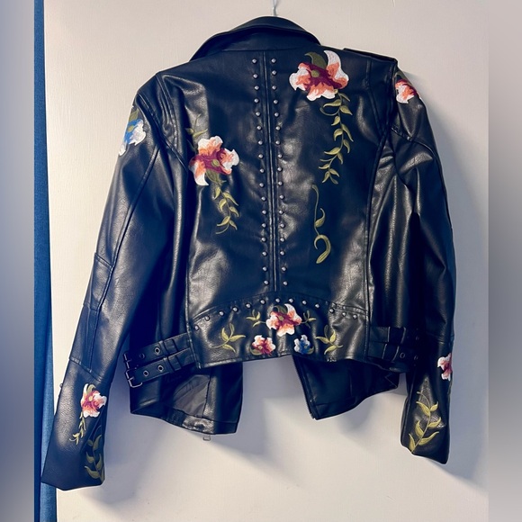 Women's Floral Embroidered Faux Leather Moto Jacket - Picture 2 of 5